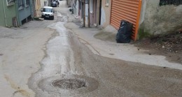 Bursa’nın o mahallesinde binadakiler uzlaşamadı, pislikler sokağa aktı