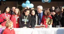 Bursa Nilüfer’de ‘Softbol’da kupa sevinci