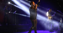 Emre Aydın Gazi Şehirliler için konser verdi