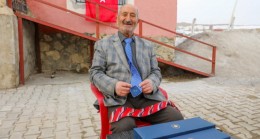 Vanlı kravat tutkununa Cumhurbaşkanlığı’ndan hediye