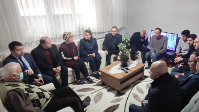 Kocaeli İzmit’te Başkan Hürriyet, Körfezli Özsoy ailesinin acısını paylaştı