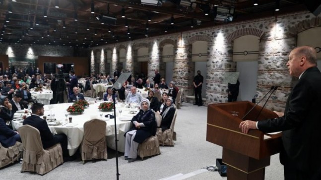 Cumhurbaşkanı Erdoğan, iftarda şehit aileleriyle buluştu