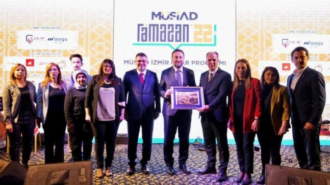 İzmir ‘MÜSİAD iftarında buluştu