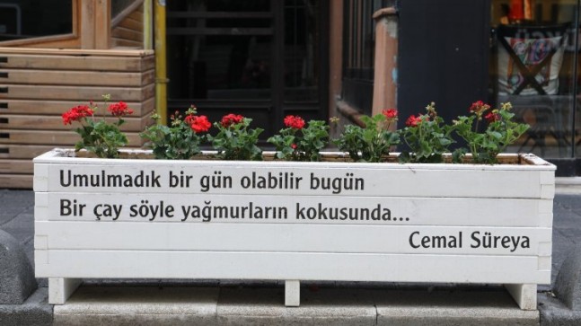 Kocaeli İzmit’te şiirler çiçek açtı