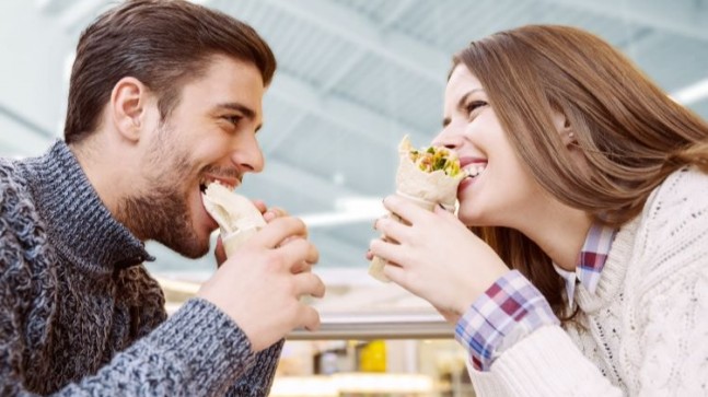 Hızlı yemek obezite riskini artırıyor