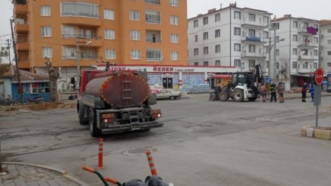 Niğde Bor’da doğalgaz borusu patladı
