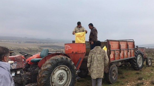 Meralarda gübreleme uygulaması yapıldı