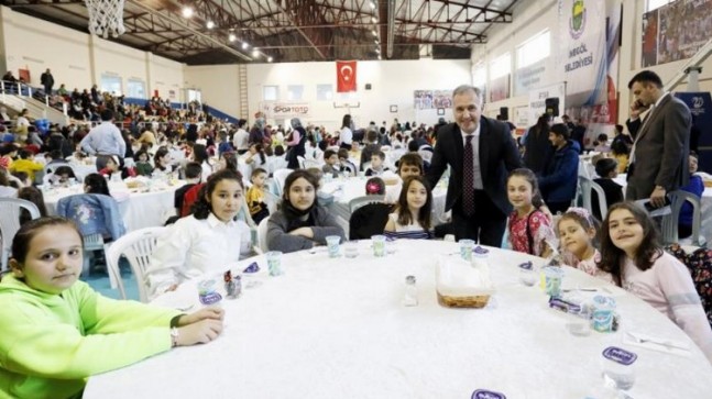 Bursa İnegöl’de çocuklara özel tekne orucu iftarı yapıldı
