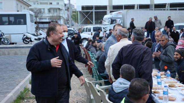 Kilis Belediyesi’nden, 500 evlerde 350 kişilik iftar