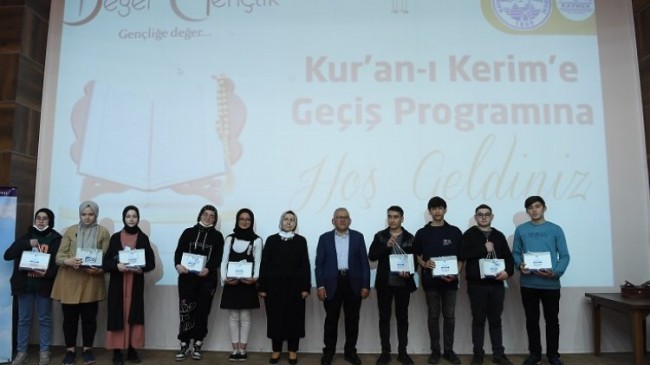 Memduh Büyükkılıç ‘değer’li gençlerle buluştu
