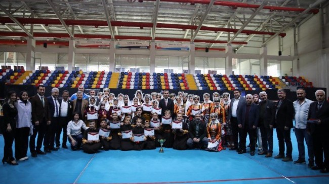 Adıyaman’da Hamza Çivi Halk Oyunları’nda hünerler sergilendi