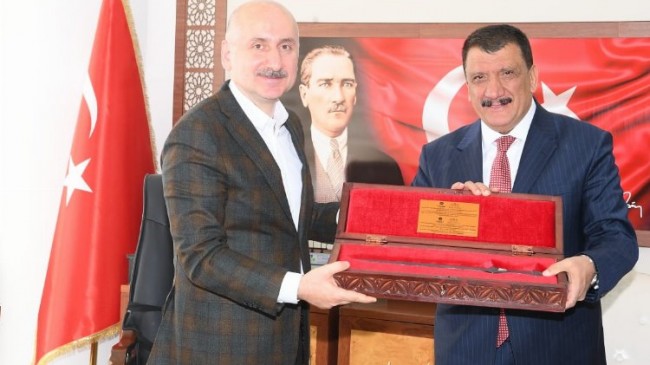 Bakan Karaismailoğlu’ndan Malatya Büyükşehir’e ziyaret