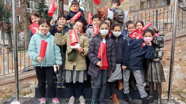 Kocaeli İzmit’te ‘Çanakkale Geçilmez Sergisi’ne ziyaretler sürüyor