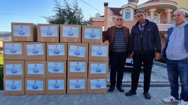 İstanbul Eyüpsultan’dan Makedonya’ya erzak kolisi