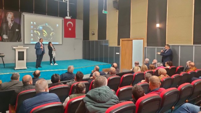 Rize’de ‘Çay Yetiştirme Teknikleri’ için toplandılar